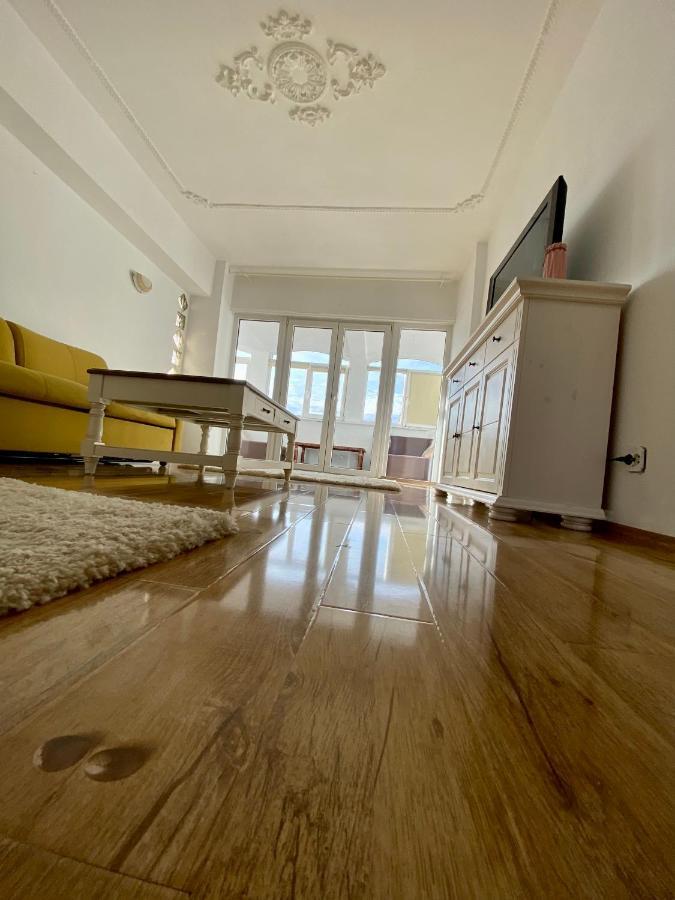 Downtown Apartment Craiova Exterior photo